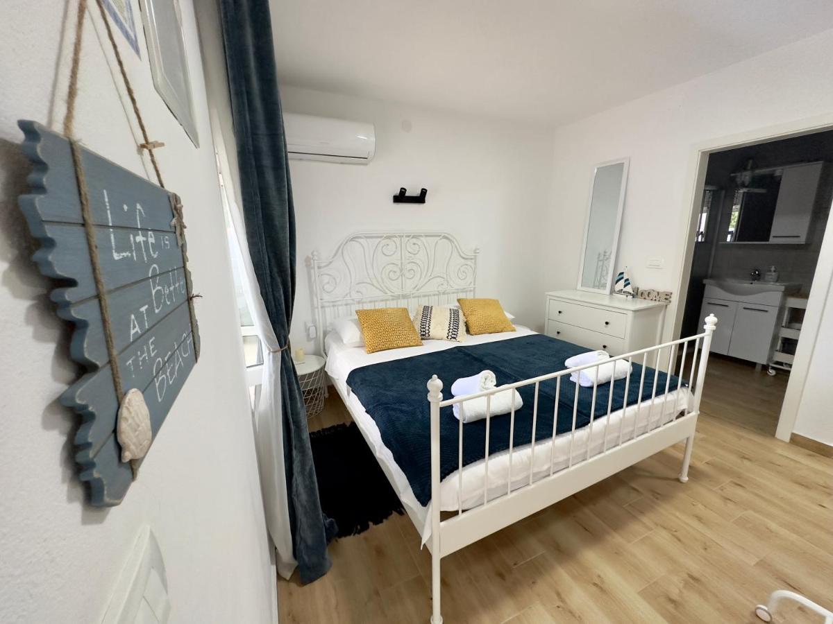 Matek Family & Studio Apartment Rovanjska Exterior photo